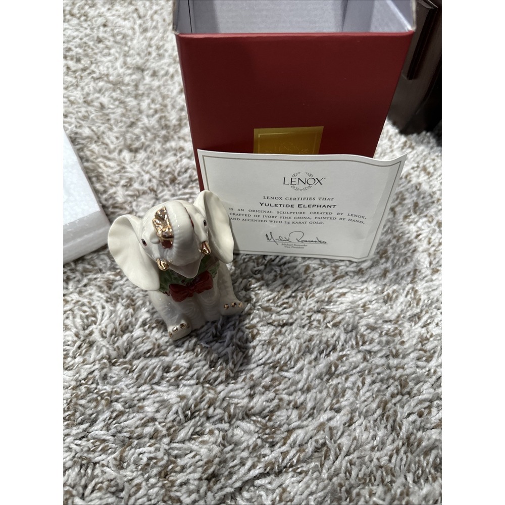 Lenox Yuletide Elephant Christmas Figurine with Wreath‎ & Present